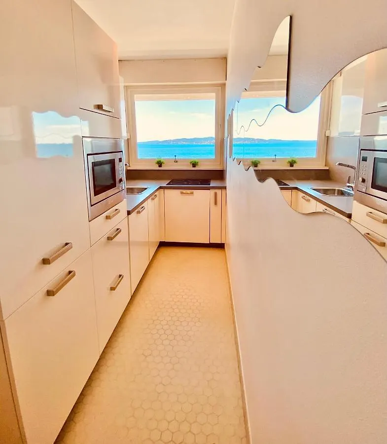 Diana Vue Mer Face Plage Apartment Saint-Raphael  France