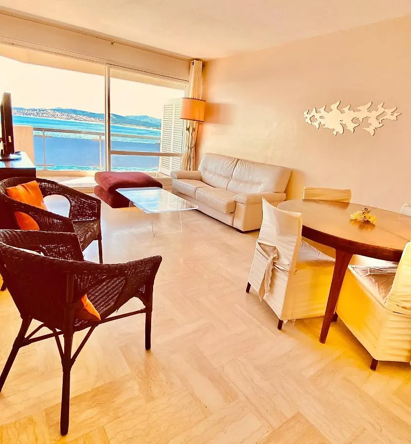 Diana Vue Mer Face Plage Apartment Saint-Raphael   Saint-Raphael (Var)