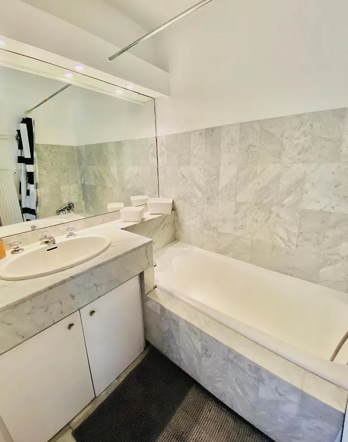 Diana Vue Mer Face Plage Apartment Saint-Raphael  France